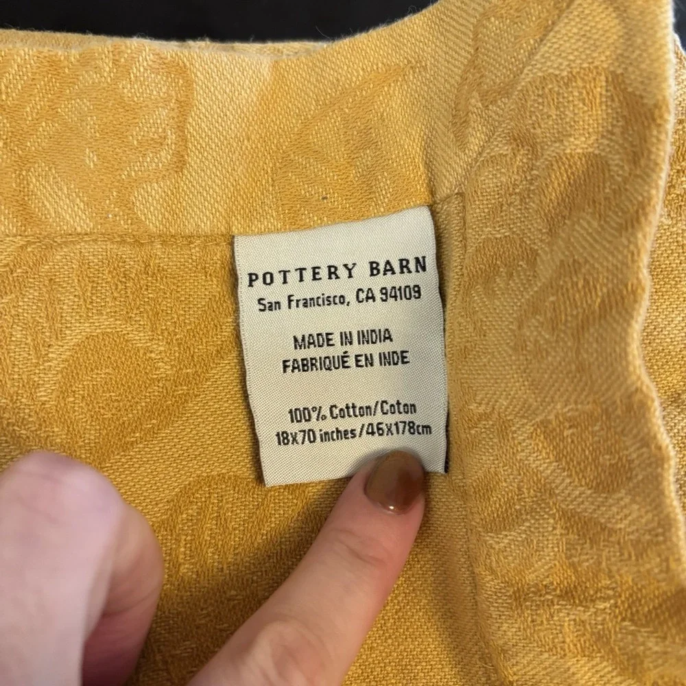 Pottery Barn Table Runner Yellow Floral Jacquard 18 X 70 100%‎ Cotton